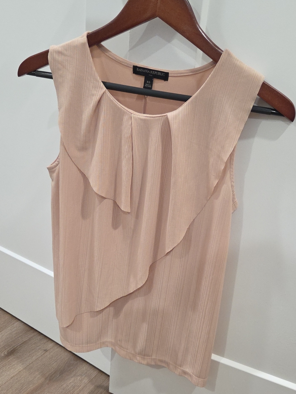 Banana Republic Light Blush Ruffle Sleeveless Top